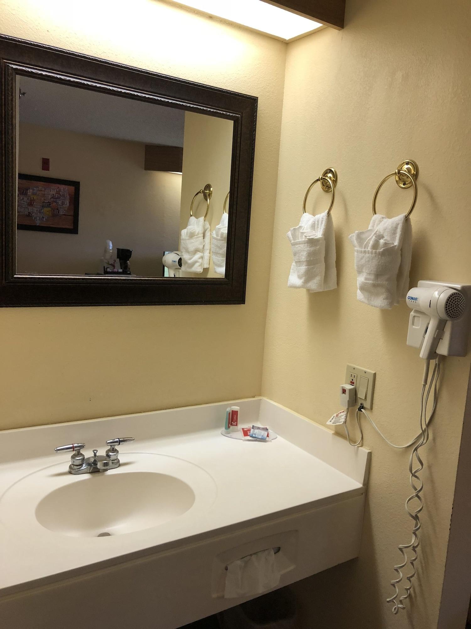 Econo Lodge London Extérieur photo