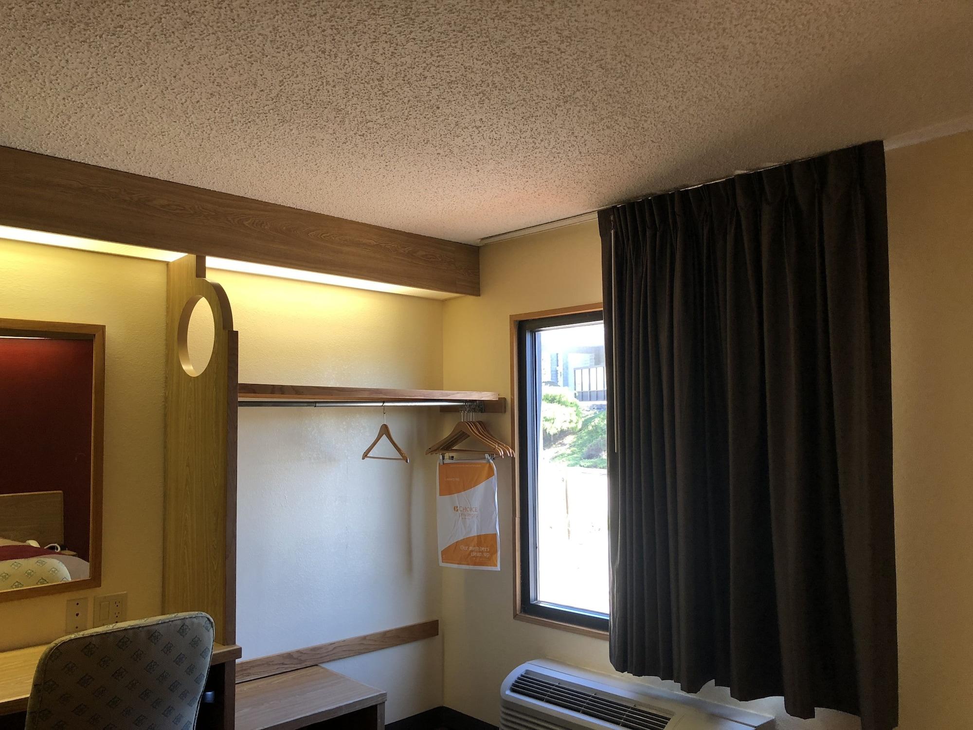 Econo Lodge London Extérieur photo