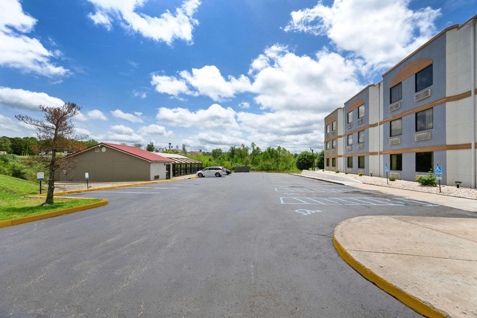 Econo Lodge London Extérieur photo