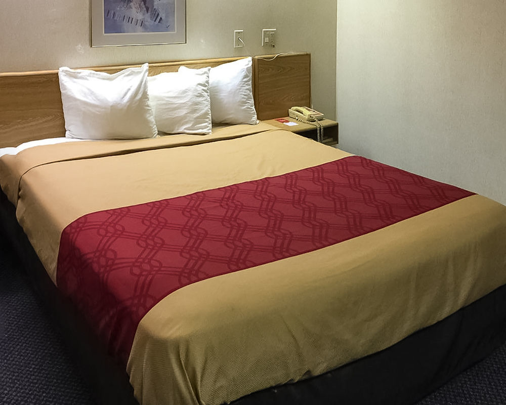Econo Lodge London Extérieur photo